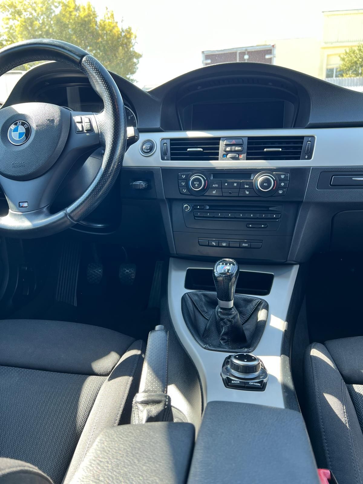 Vand BMW E90 318i 2011