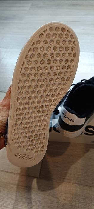 Маратонки адидас