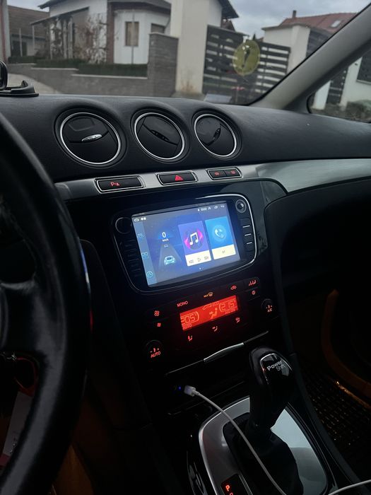 Ford Galaxy Titanium •2015 • 7 locuri — Eleganta si confort premium