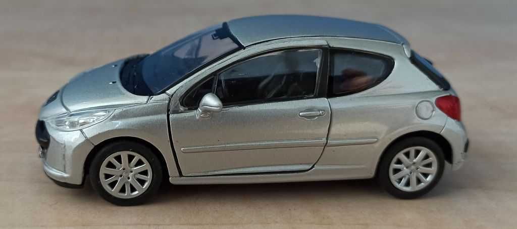 Macheta Peugeot 207 2008 silver - Welly 1/36