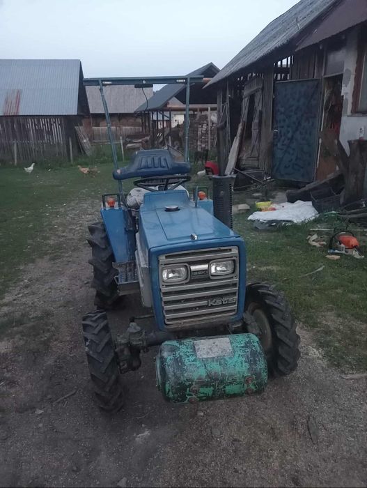 Vând tractor iseki 14 cai cu tot cu semănătoare de cartofi