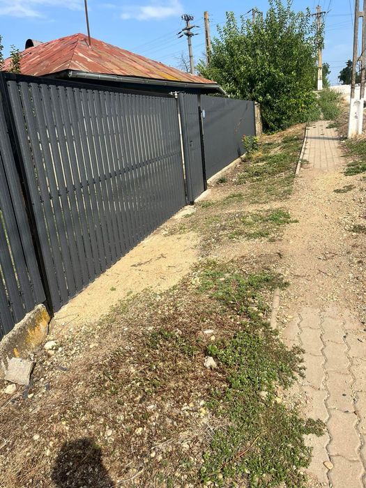 Garduri din sipca metalica,tabla cutata,plasa bordurata