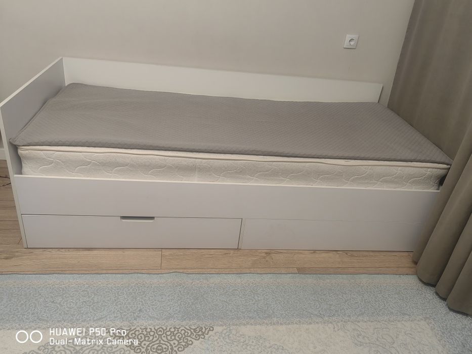 Кровать для взрослог,  достаака по городу бесплатноо