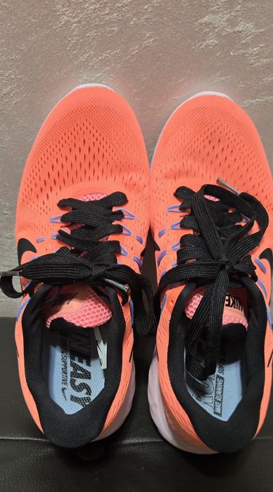 Маратонки Nike 39