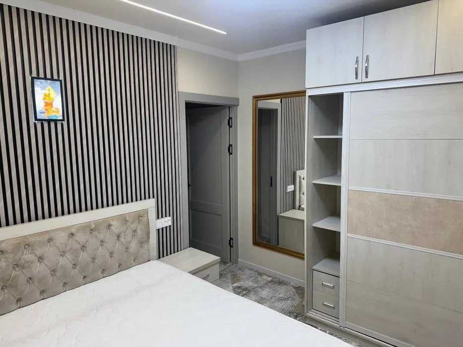 Срочно сдается 2х комнатная квартира напротив рынок Чорсу 306*