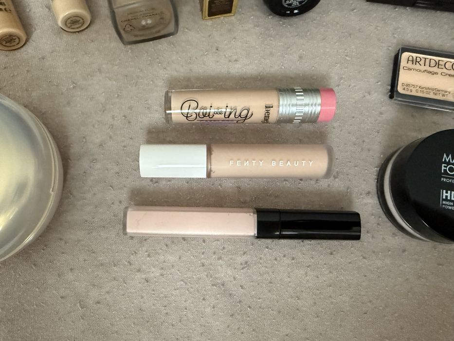 Декоративна козметика - MAC, Bobbi Brown, Pat McGrath, и други.