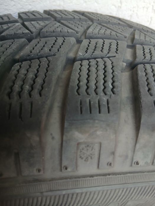 Vând jante aliaj cu cauciucuri de iarna