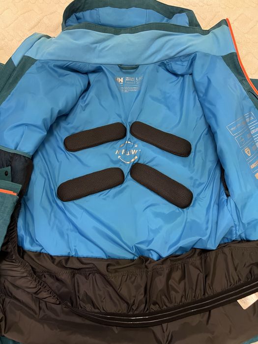 Яке за ски или сноуборд Helly Hansen