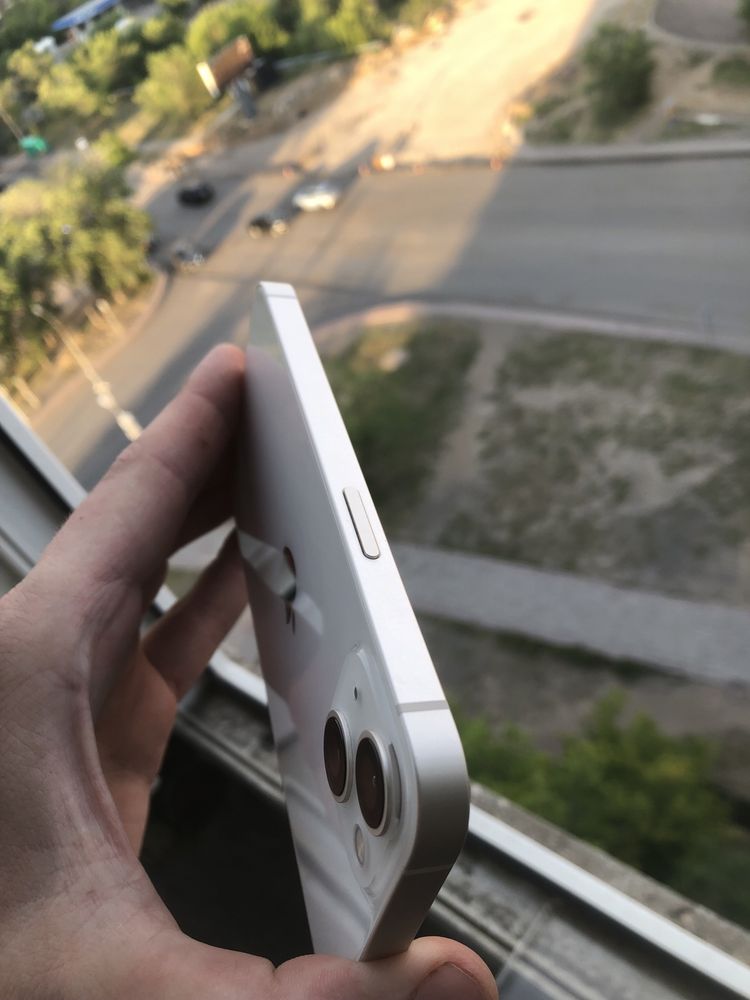 IPhone 13 128gb два мес, акб100