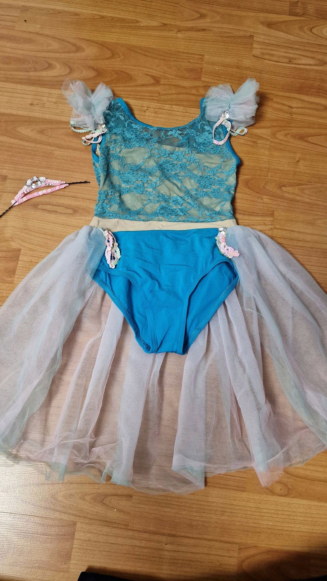 Costum gimnastica ritmica