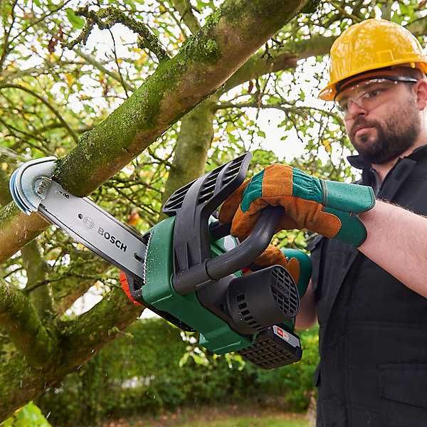 Аккумуляторная пила BOSCH UniversalChain 18 Original