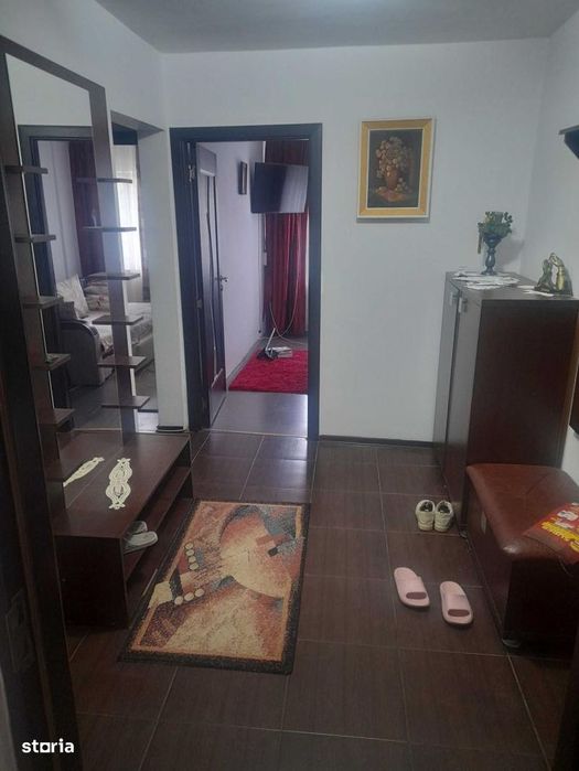 Apartament 3 camere zona Imparat Traian , etaj 3 , decomandat