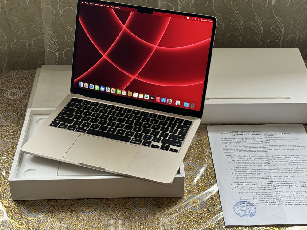 Новый MacBook Air 13.6 M2 2023 Starlight EAC!SSD256GB/8Gb OZU идеал