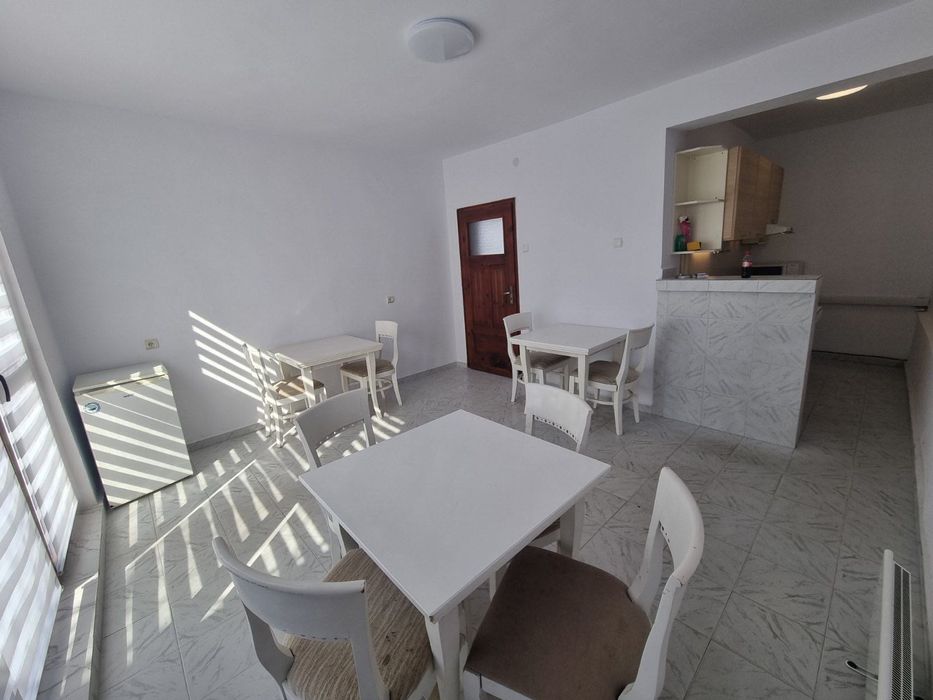 Дава се под наем Къща в Разлог - 77 кв.м за 1195.95 € - Снимка #3