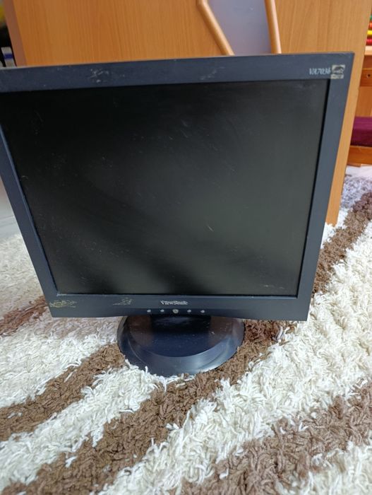 Отдам б/у монитор.