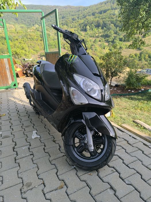 Продавам скутер Yamaha Majesty