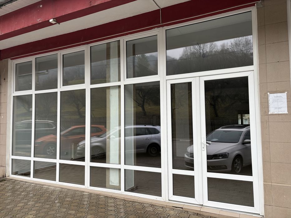 Închiriez spațiu comercial