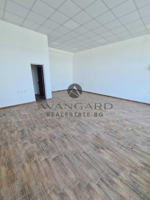 Продава се Магазин в Пловдив, Тракия - 63 кв.м за 2357 €/кв.м - Снимка #1