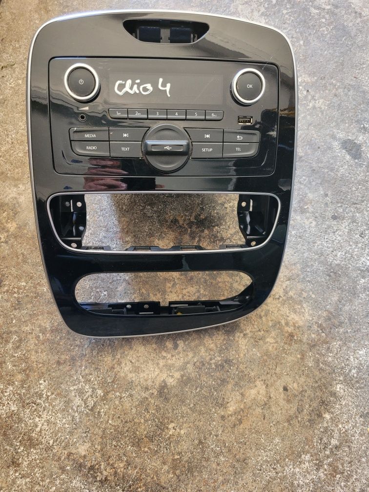 Consola centrala Renault clio4