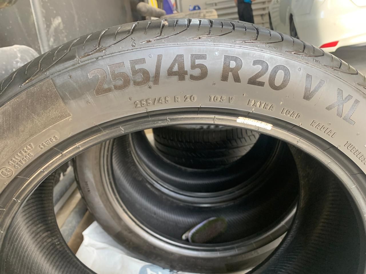 Продам лет.шины Португалия 255/45R20