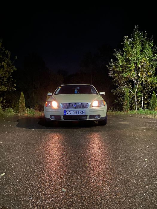 Vând Volvo v50 2004