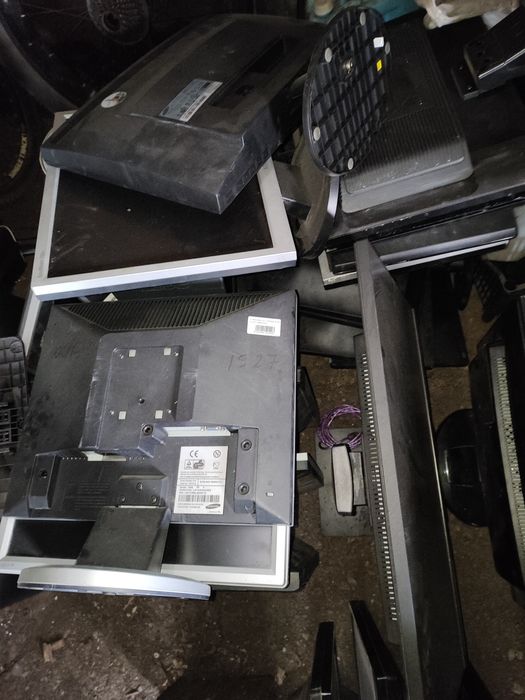 Продаю монитор без проводов. Подробно в объявлении