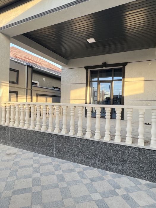 Балясины, перила из натурального камня. С установкой и без