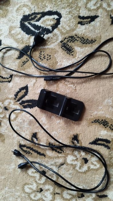 Vând ps4 pro+ 4 manete+ fc25