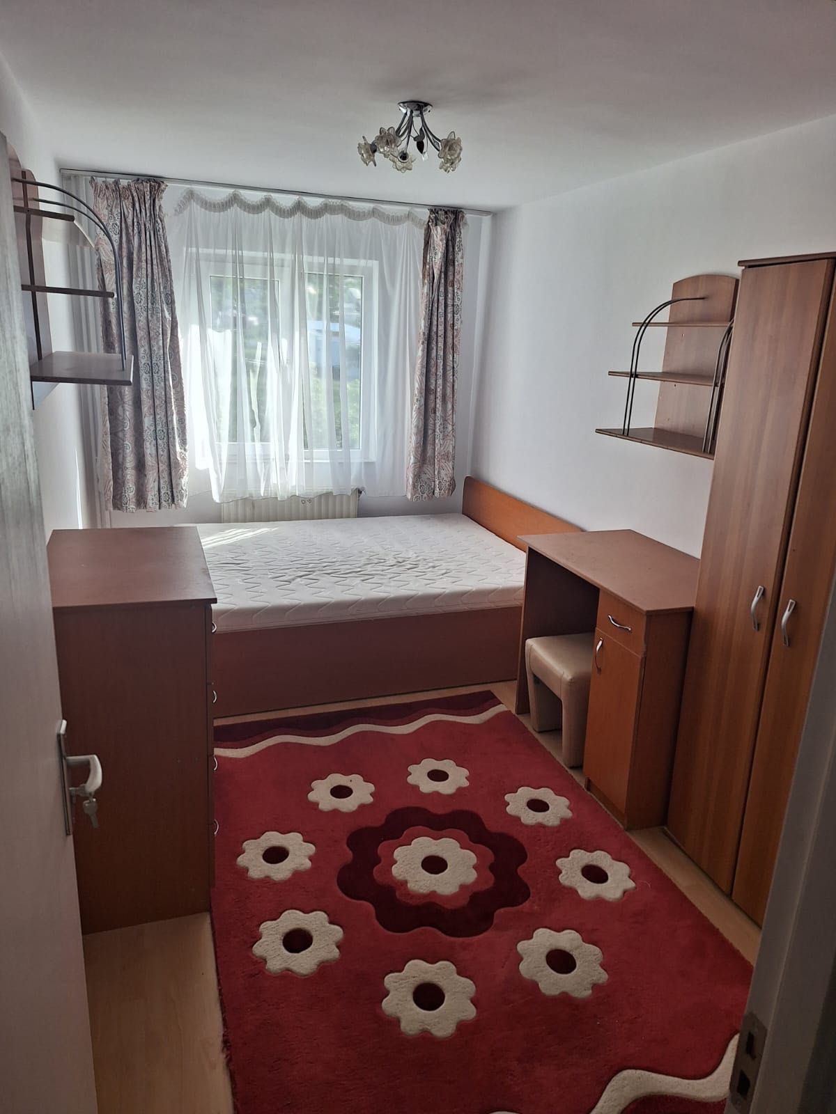 inchiriez apartament zona Alexandru Cel Bun Iasi