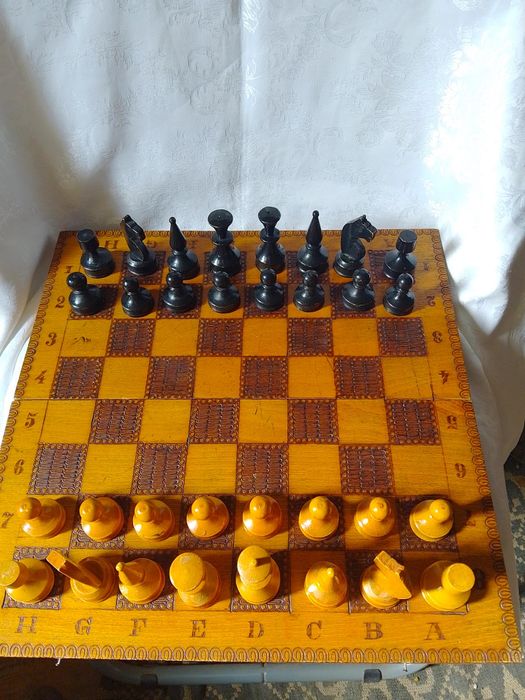 Стар дървен шах,Табла - Размери - 34 х 34см.