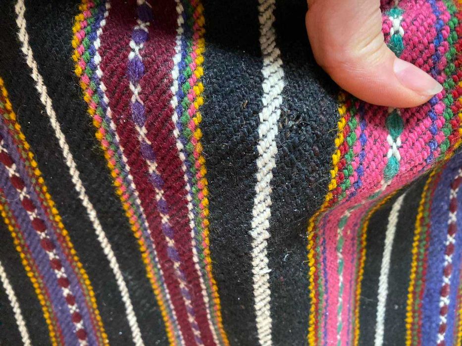 Автентична традиционна престилка от носия и възглавници