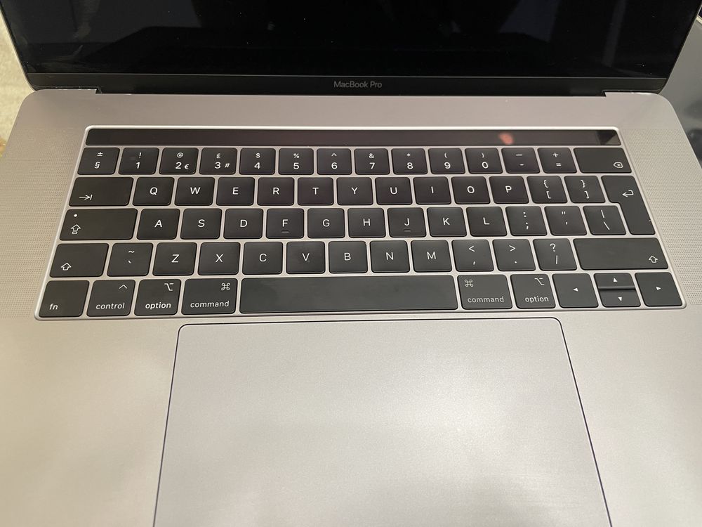 Macbook pro 15 inch 2018