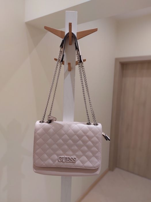Оригинална чанта Guess – пудра/бледо розова