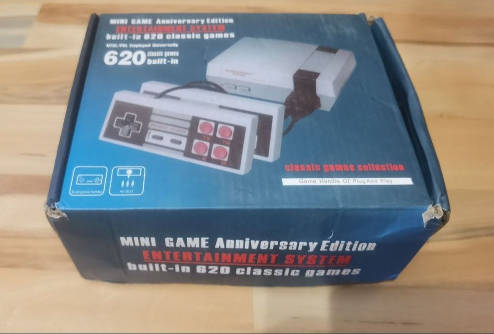 Mini consola tv cu 620 jocuri retro vintage tip Nintendo NES