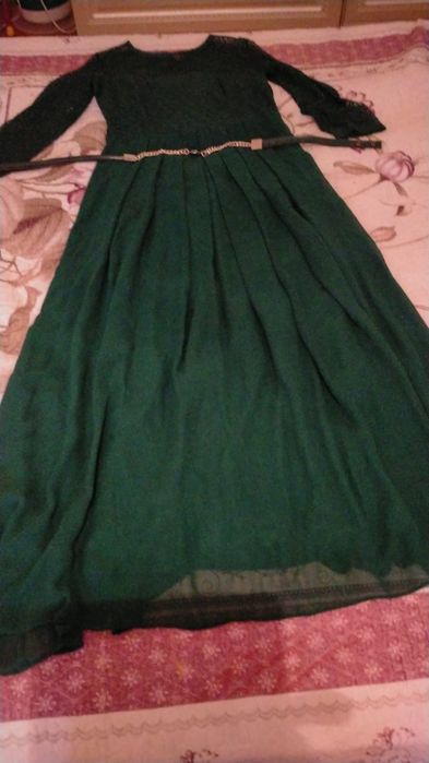 Платье зеленого цвета