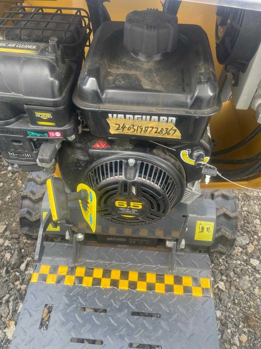 Vand mini dumper pe senile cu autoincarcare