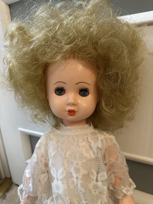 Стара кукла запазена