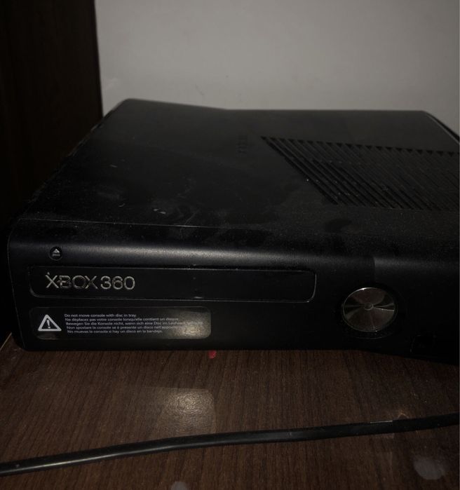 Vând xbox 360 în stare de functionare