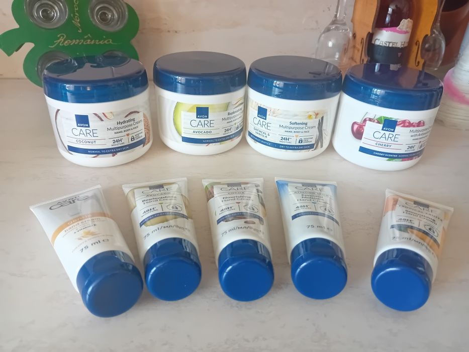 Vând cosmetice pentru femei și barbati