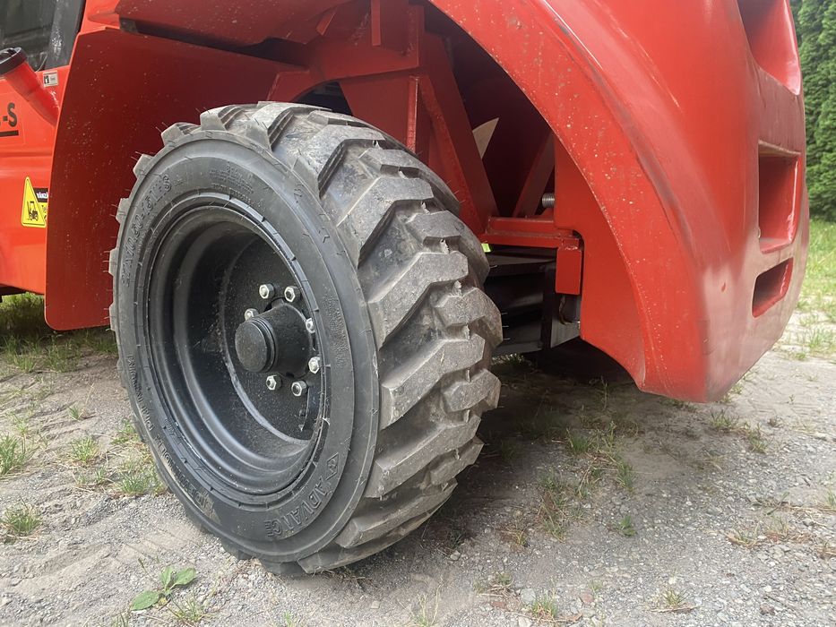 Stivuitor de teren accidentat