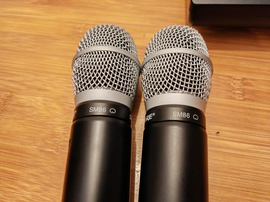 Set 4 Microfoane Shure MXW 1 si 2 , Dock MXWNCS4, SM86, DH5T