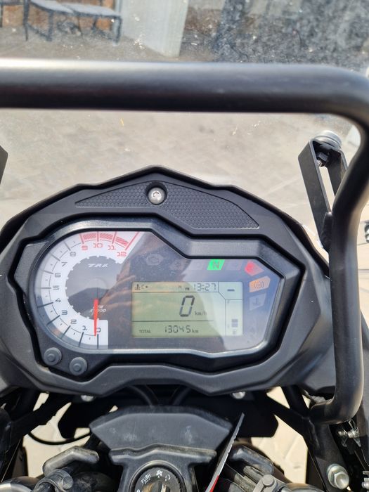 Vând Benelli trk 502x