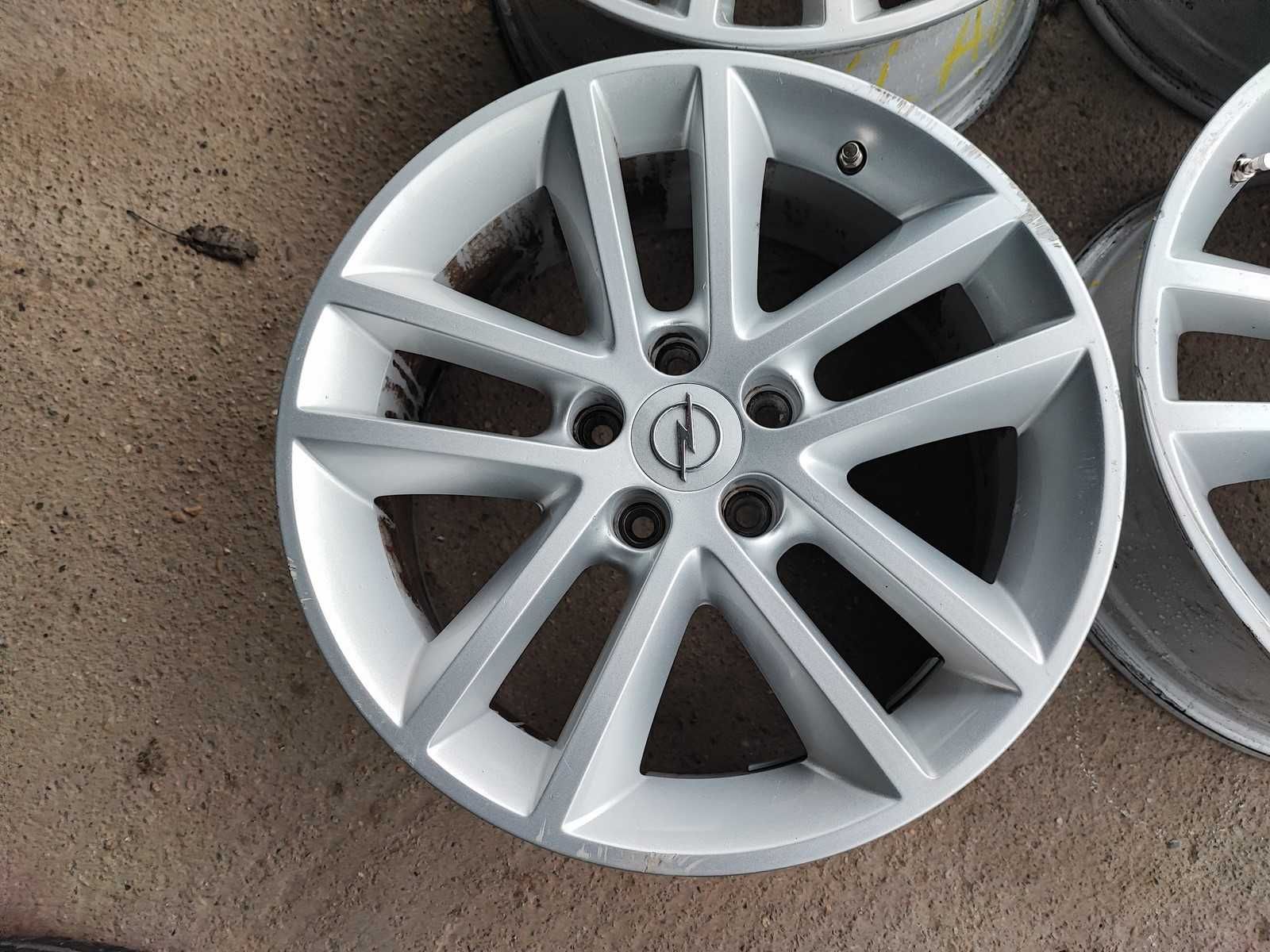 Set jante aluminiu Opel Astra R17 GTC 7JX ET35