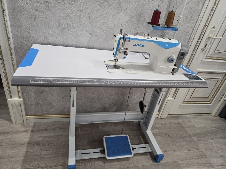 Швейная машина в отличном  состоянии