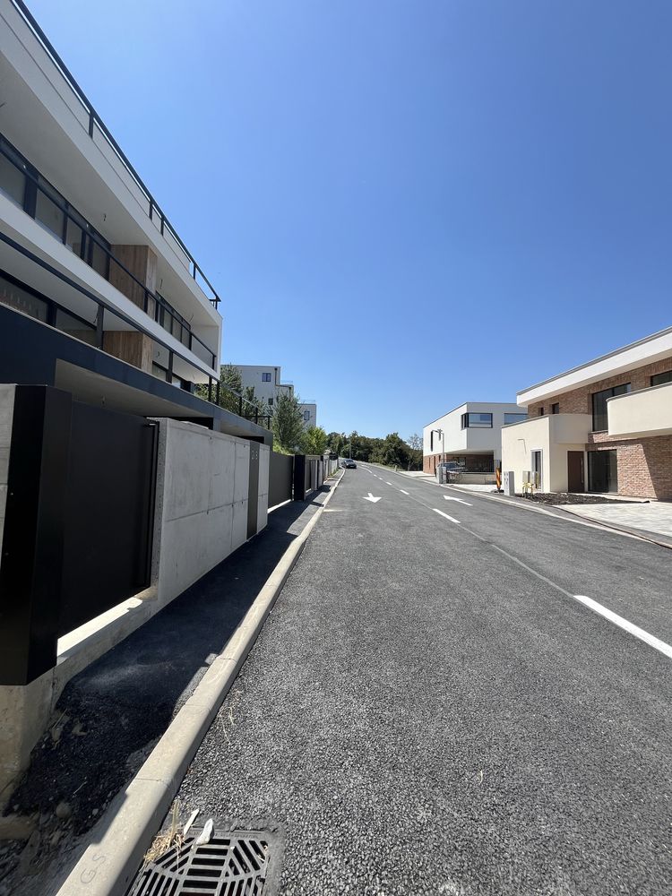 Casa tip duplex, cart Europa, Strada Luminii
