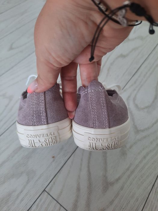 Converse lila cu auriu marime 38