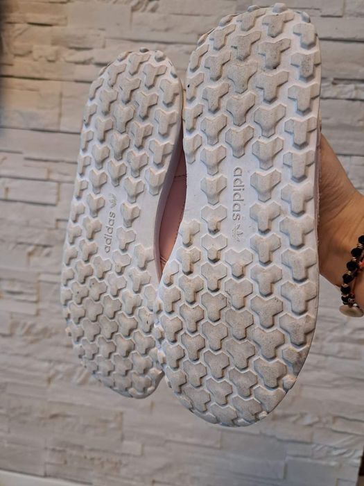 Adidasi adidas marimea 34 cu 22 cm