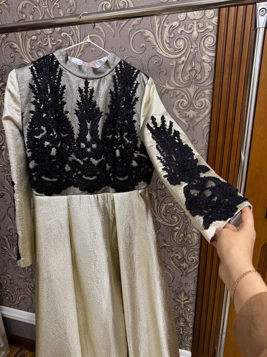 Вечернее платье для покрытых