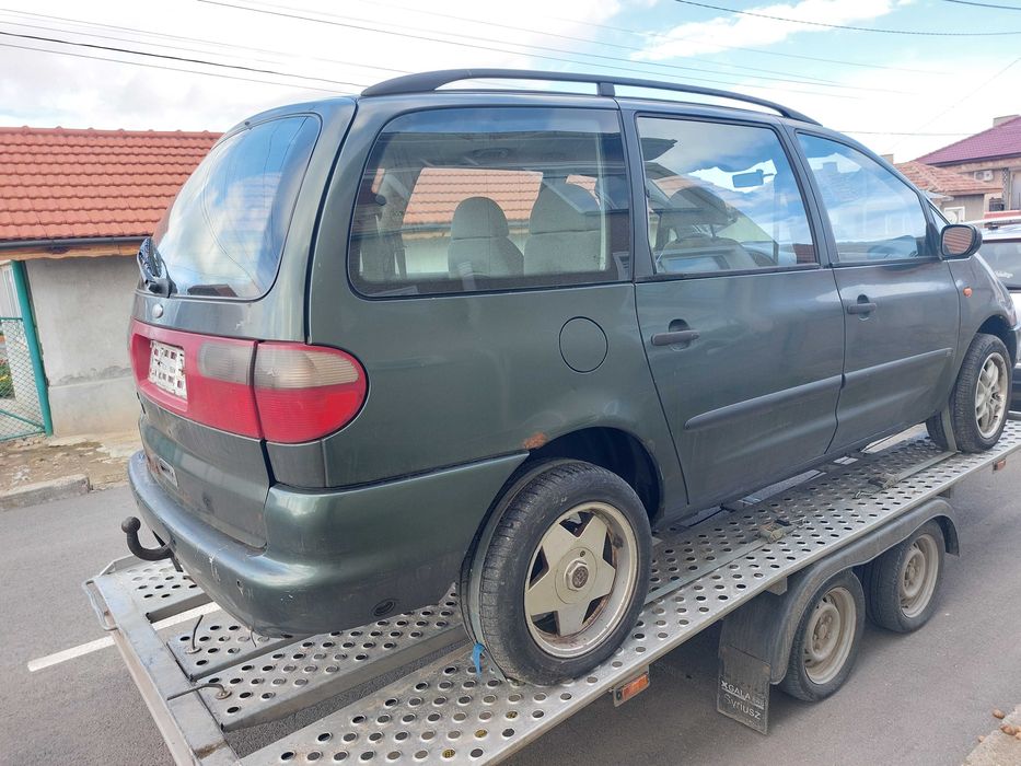 На части 2.3 Бензин