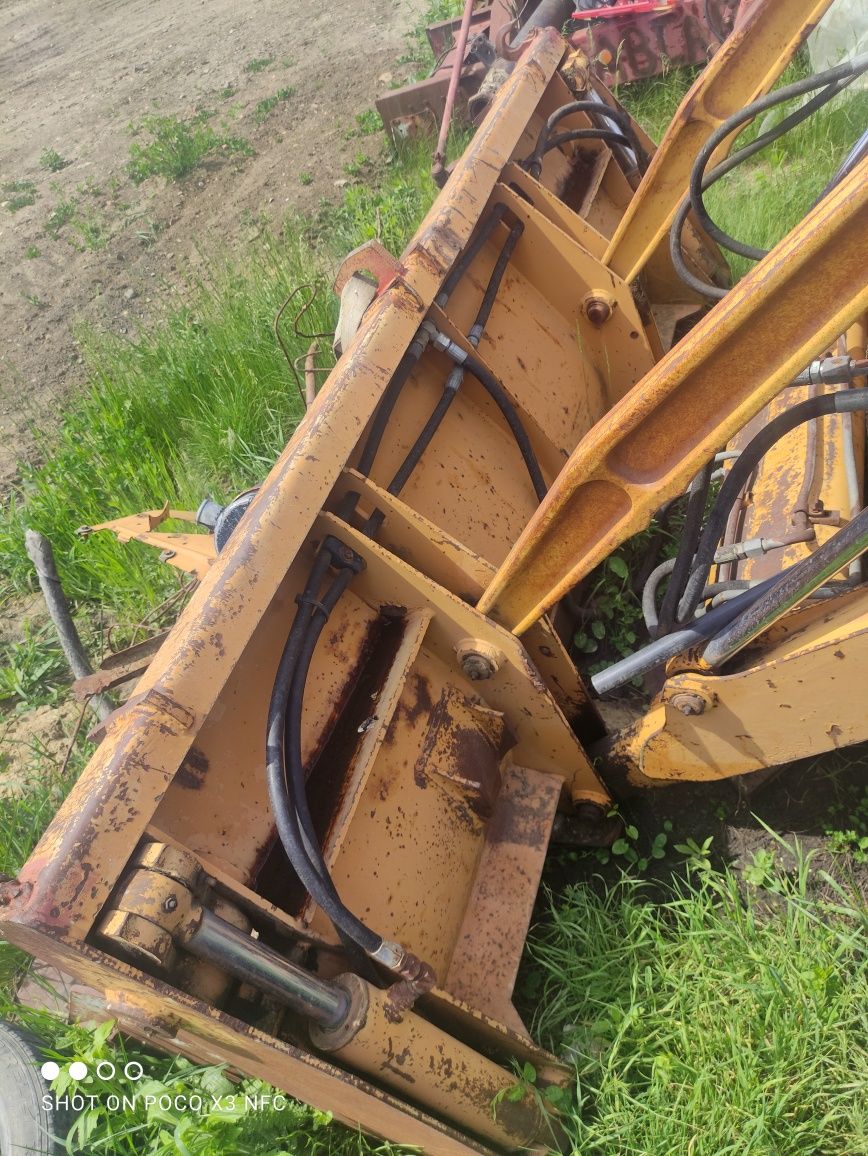Dezmembrez buldoexcavator Case 580K